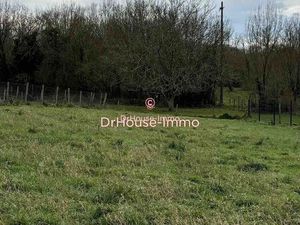 Magnifique Terrain Constructible de 1317m² .