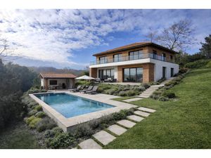 MERVILLA  magnifique terrain de 1684 m² avec vue dégagée