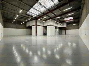 A LOUER - Local d'activité 557 m² - LE-THILLAY