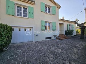 Maison à vendre – 122 m² – 3 chambres et un bureau