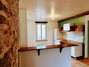 Loue grand T3 centre ville DPE classe C et stationnement possible