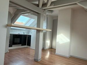 Apparemment 2 pièces