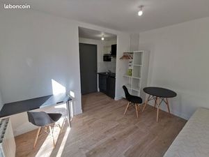 Studio meublé en résidence étudiante proche UBS