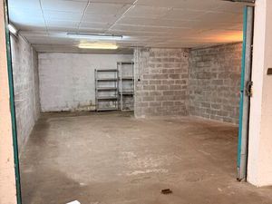 A louer grand Box de stockage de 50 m²