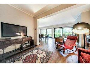 Appartement 3 ch + studio et chambre de bonne + garage!