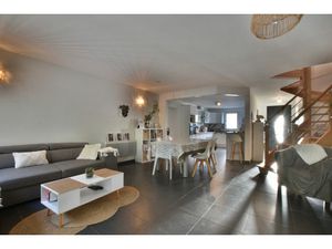 Maison à louer 7 pièces PELLOUAILLES LES VIGNES (49)