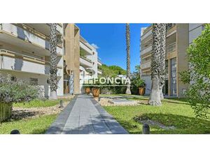 QUARTIER ASSAS PHILIPIDES SUPERBE F3 DE 81 m2 AVEC TERRASSE DE 23 m2 ET GARAGE