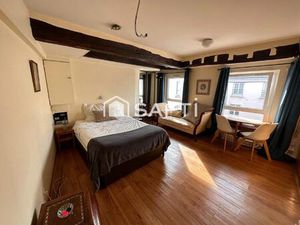 Quartier prisé  studio au 7ème étage au calme