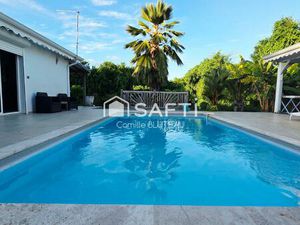 Ensemble immobilier avec piscine  composé de 2 T3 et 1 T2