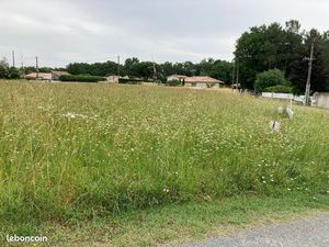 Terrain plat viabilisé hors ABF emprise au sol 147 m² 5m de Montaigut