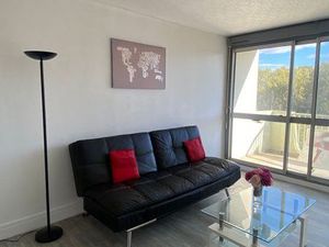 À louer studio 28m2 avec balcon  ascenseur et parking privé