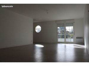 A louer centre ville T4 avec place parking