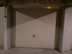 Garage 20 m2 fermé et sécurisé en sous sol