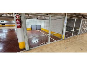 Grand box fermé Paris central