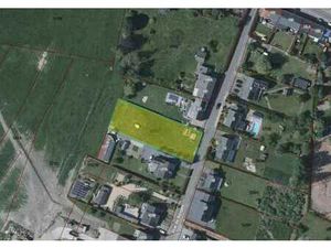 BEAU TERRAIN CONSTRUCTIBLE D’UNE CONTENANCE DE 15A 07CA