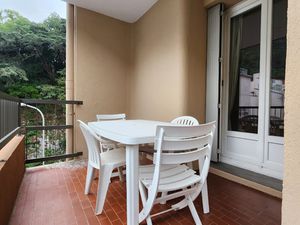 APPARTEMENT T2 RENOVE AVEC CAVE TERRASSE ET BOX