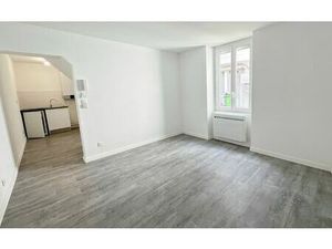 Location appartement  21 m² T-1 à Orléans  430 €