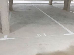 Place de parking double (2.5 x 10 m) avenue de grande bretagne