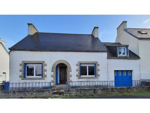 Maison à renover à 50 m de la mer entre St Guénolé et St Pie
