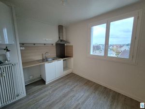 F3 RENOVE AVEC PARKING ET CHAUFFAGE COMPRIS - SOTTEVILLE LES ROUEN JARDIN DES PLANTES