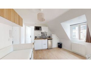 Studio de 15.27 m² à la Gare d'Asnières sur Seine