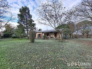 A Vendre en Viager Occupé Maison de 134 m² avec garage  dépendances et parc arboré d'envir