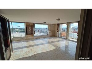 Très beau F4 standing grande terrasse vue panoramique