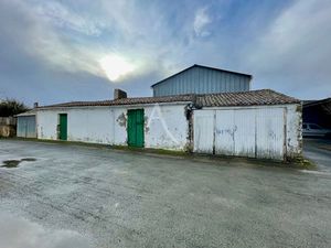 Bâtiments à Saint-Michel-en-l'Herm