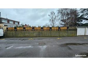 3 Grandes Places de parking non couverte dans espace fermé et sécurisé Henin Beaumont cent