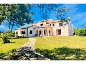 Propriété 8 pièces 370 m²