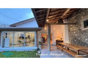 Maison 7 pièces 261 m²