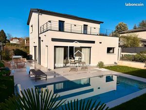 Villa contemporaine de 2020 – 157 m² – Piscine