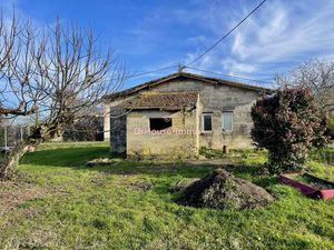 Vente Terrain à Saint-Pey-de-Castets (33350) : à vendre / 64m² Saint-Pey-de-Castets