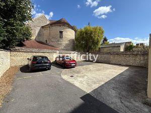 Immeuble 17 pièces - 334 m²