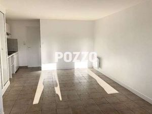 Location Appartement 2 pièces à Granville (50400) : à louer 2 pièces / 33m² Granville