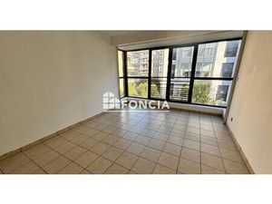 Liberation / 2 pieces avec parking