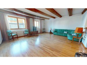 Hyper centre ville de PONTARLIER  vue Place d'Arçon