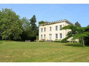 Château Historique  +1ha  Piscine  Environnement Calme - Confolens