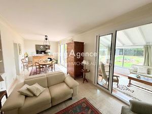 Maison  Cholet  135 m²  6 pièces