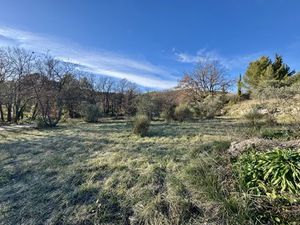 TERRAIN CONSTRUCTIBLE A VENDRE SUR EGUILLES