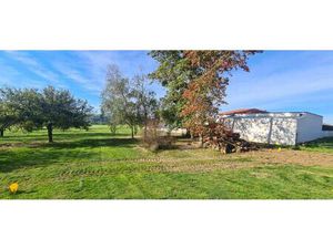 Terrain constructible St Crespin 1146 M² en second rideau  non viabilisé