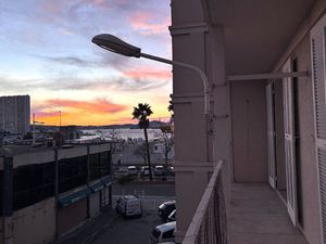 APPARTEMENT TOULON - Bord de mer  2 pièces- 40 m2