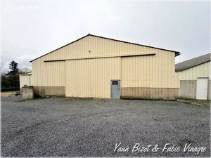 À LOUER – Hangar 500 m² – PLOUVORN