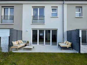 LGT - B208 - 161 BY HINES - 11336 - SARTROUVILLE