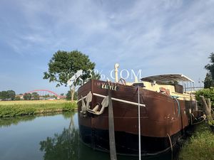 3%COM Péniche d'habitation avec spa et piscine située à Eckwersheim