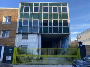 Location local d'activités AUBERVILLIERS 1 136 m²