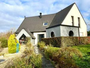 Maison de 191 m2   sans travaux  sur 8000 m2 de terrain. Volumes  confort et tranquillité 