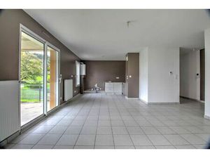 Location Appartement 3 pièces 76 m2 à Saint-Paul-en-Jarez