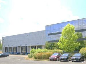 Location entrepôt / local d'activités SAVIGNY LE TEMPLE 33 375 m²