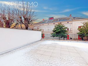 Magnifique 2 pièces avec terrasse dans petite résidence sécurisée à faibles charges en ple